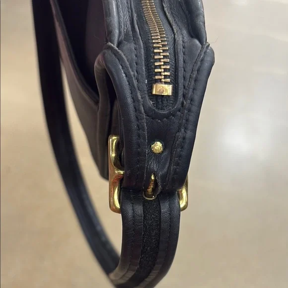 Vintage Coach Black Leather Crossbody Bag - Picture 6 of 7